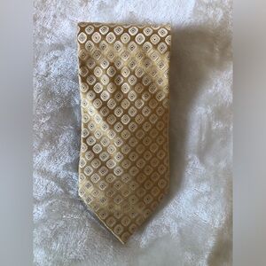 City of London Men's Gold Geometric Silk Tie - Classic Pattern